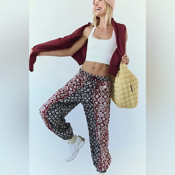 Free People Pants - New Free People FP Movement Printed Set Me Free Swishy Barrel Pants sz XS